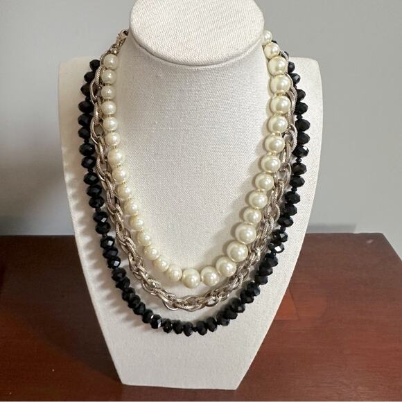 WHBM White House Black Market Chunky Necklace Gold tone Chain Faux Pearl Jewelry - Picture 1 of 8